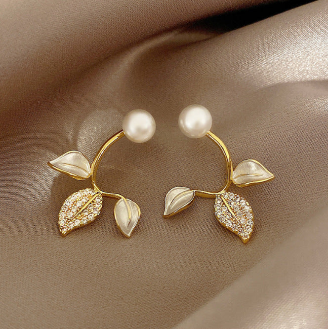 Pearl Leaf-shaped Temperament Entry Lux Zircon Stud Earrings