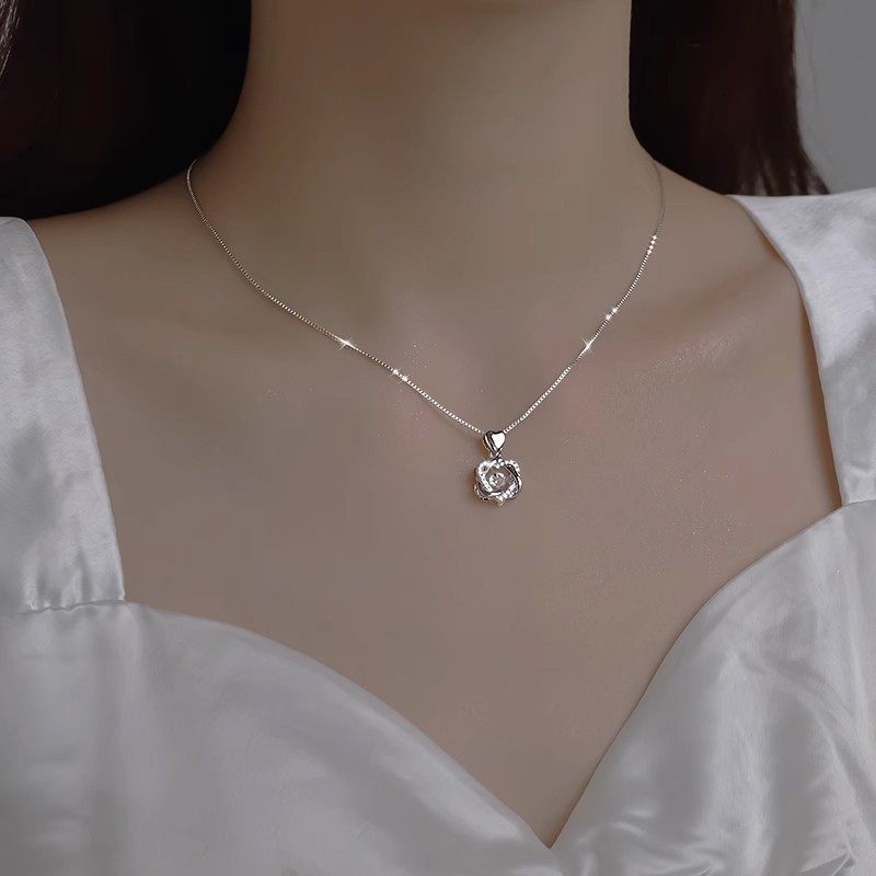 Women's Heart Affordable Luxury Fashion Smart Clavicle Chain Design High-grade Necklace