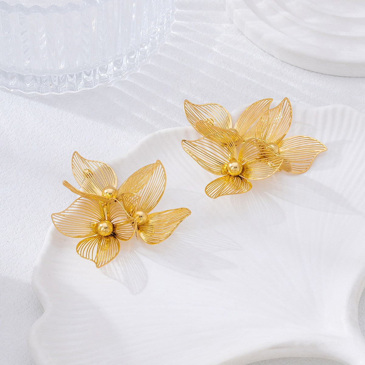 Metal Flower Exaggerated Special Interest Light Luxury Earrings