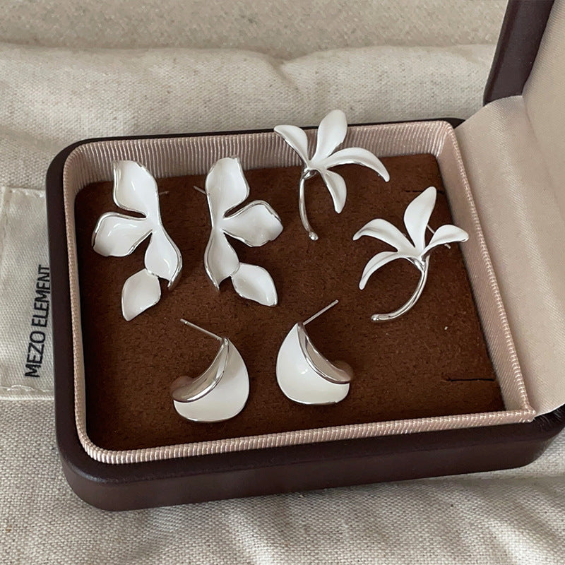 Women's Trendy White Glaze Flowers Simple High Sense Rings