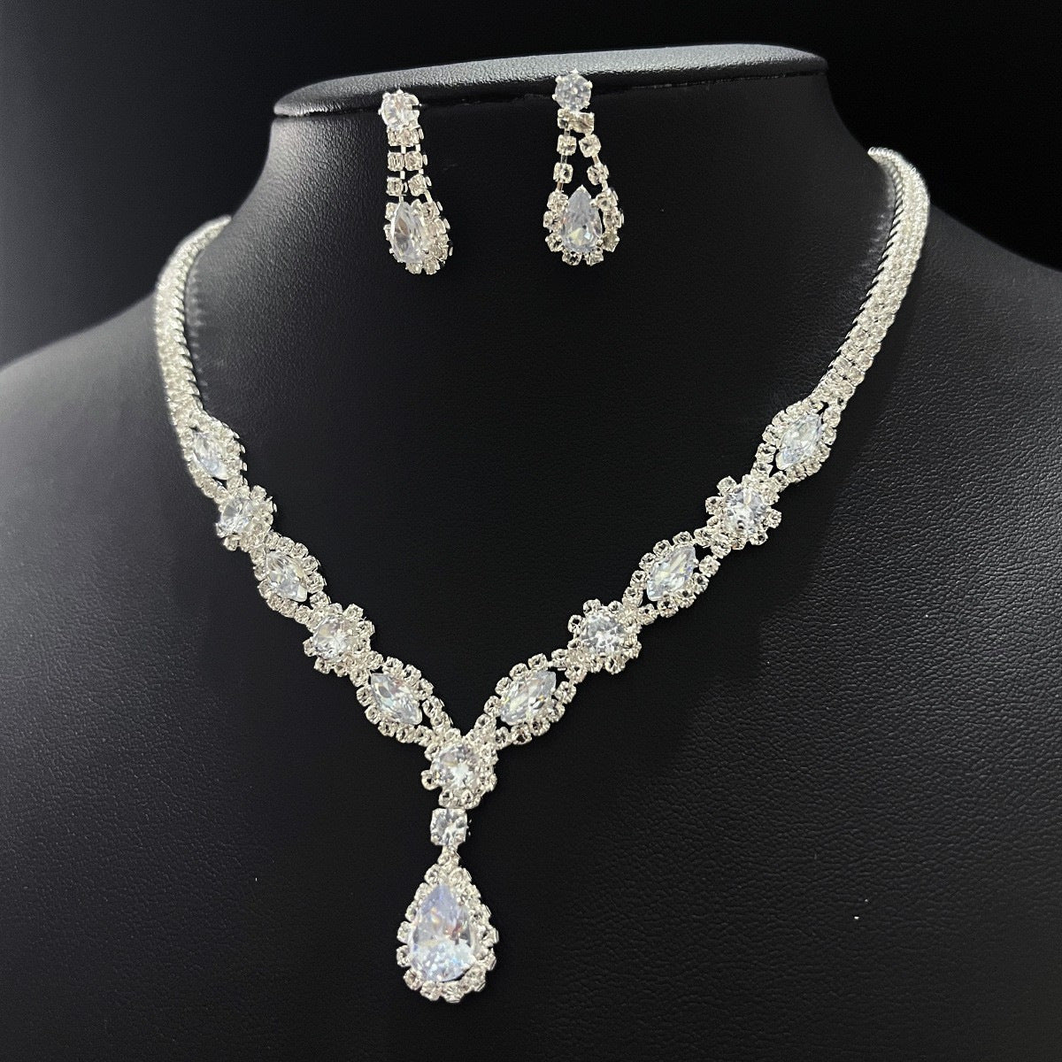 Fashion Zircon Rhinestone Entry Lux Elegant Earrings