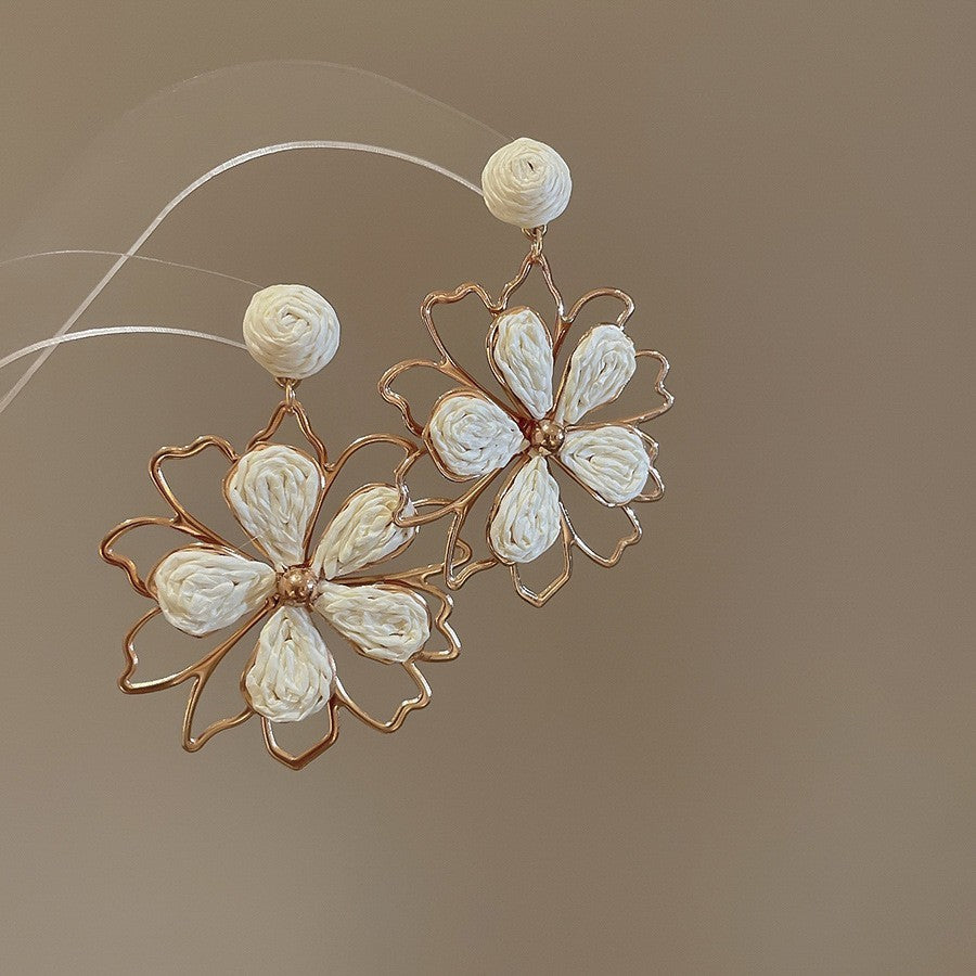 Net Yarn Flowers Tassel Fresh Sweet Earrings