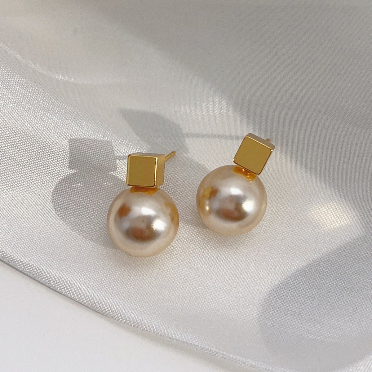 Essence Champagne Female Simple Advanced Sense Earrings