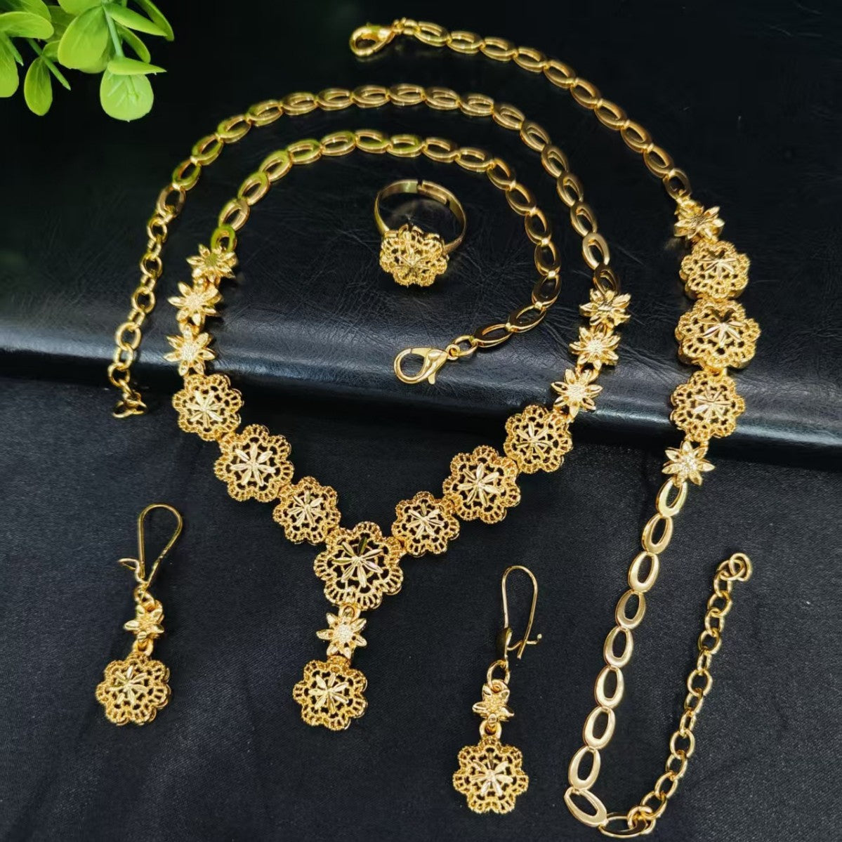 Popular Elegant Gold Flower Indian Bride Jewelry Set