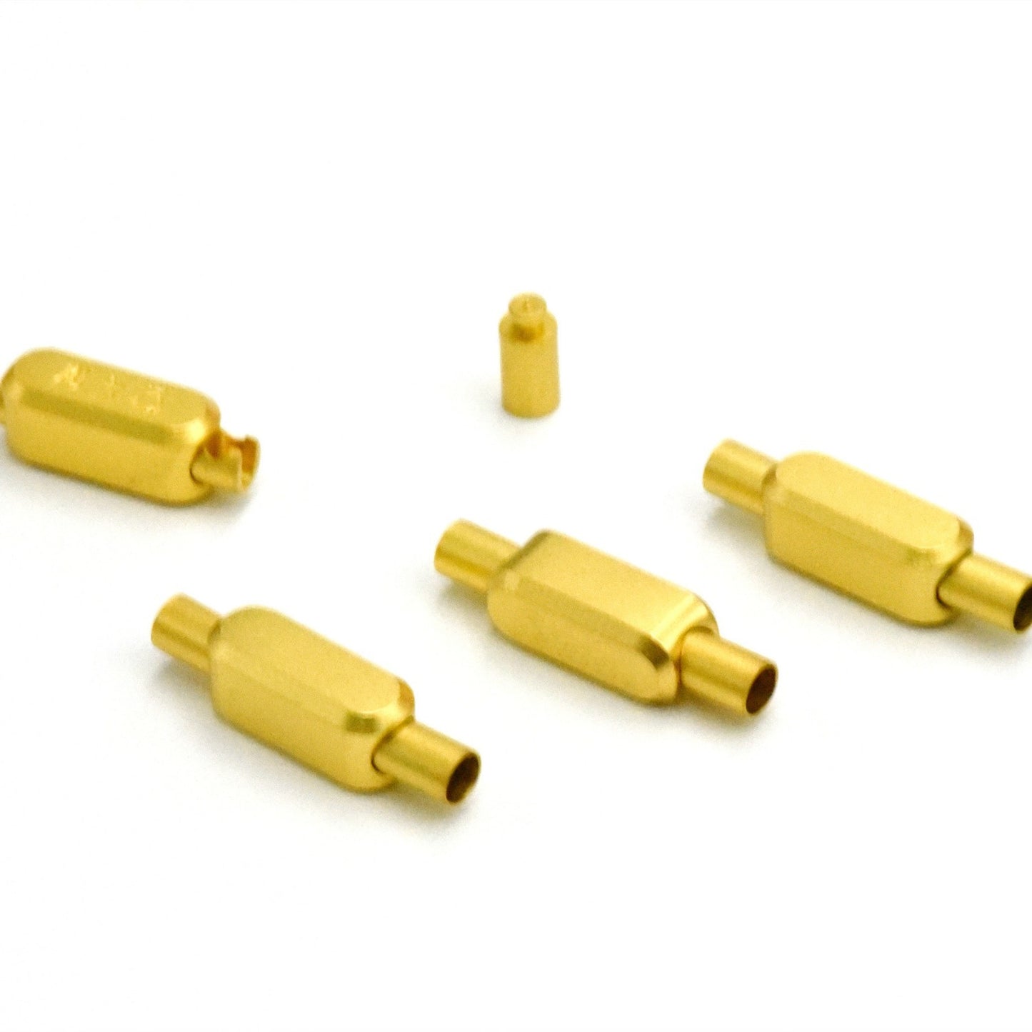 Button Vacuum Plating Golden Push-pull Buckle Stainless Leather Bracelet