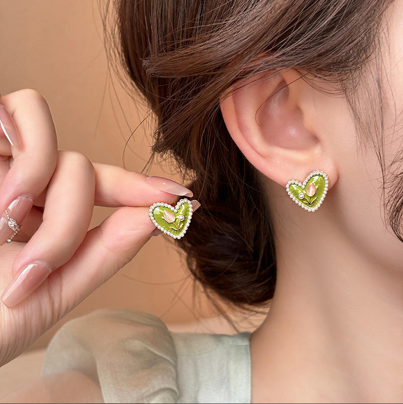Women's Wine Red Retro Style Ear Clip Without Pierced Elegant Earrings
