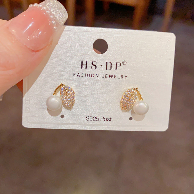 Women's Fashion Small Diamond Leaf Pearl For Niche Temperament Minimalist Earrings