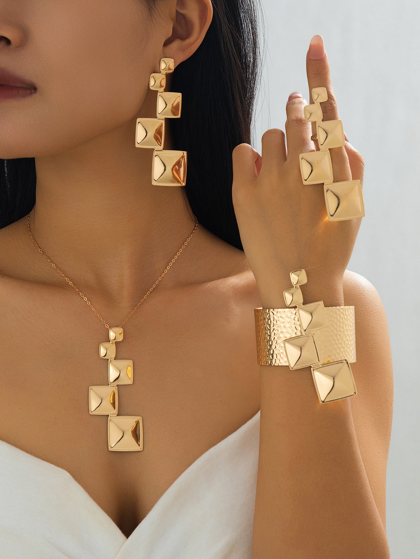 Geometric Stitching Gold Exaggerated Affordable Luxury Jewelry Set