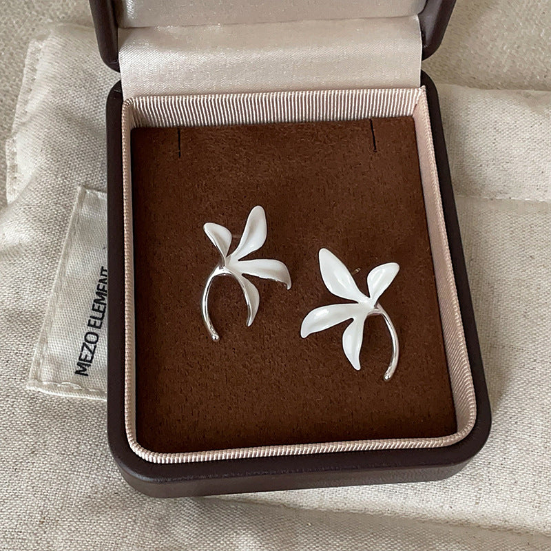 Women's Trendy White Glaze Flowers Simple High Sense Rings