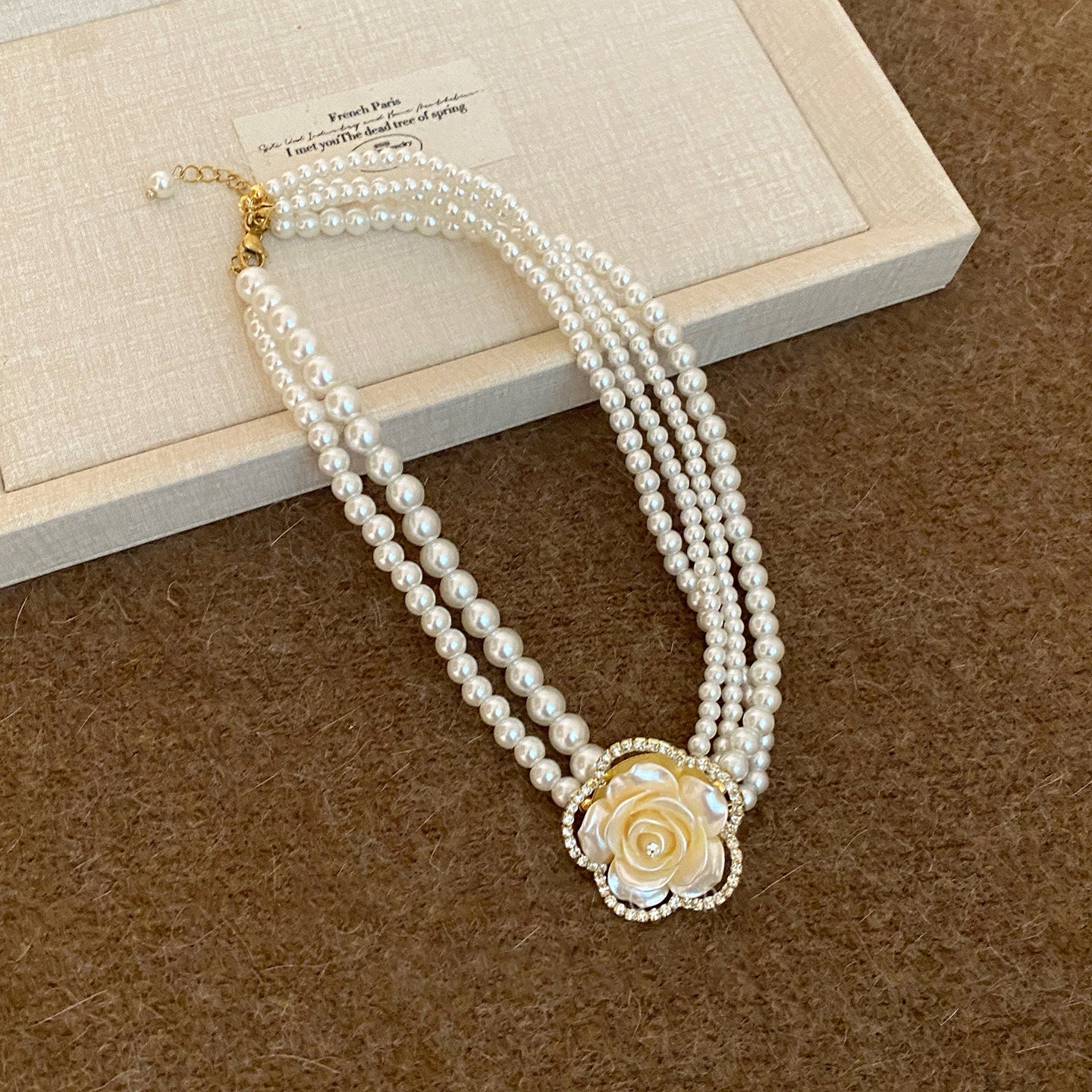Pearls Diamond Flower French Elegant Retro Temperament Clavicle Chain Light Necklaces