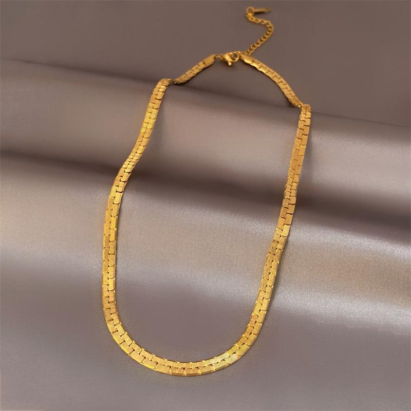 Design Sense Niche Trendy Light Luxury Snake Necklace