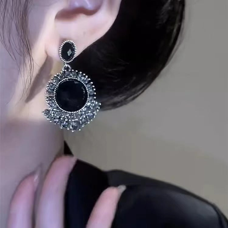 Graceful Fashionable Black Crystal Eardrops Needle Niche Design Rings