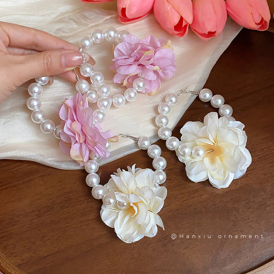 Women's Needle Fabric Flower Round Pearl Elegant Earrings
