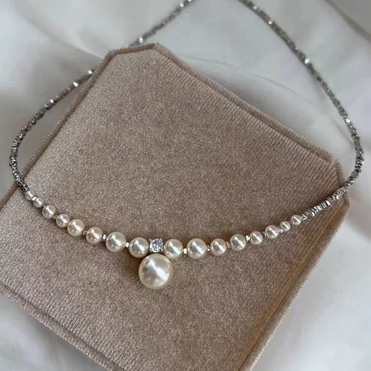 Light Pearl Gradient Small Pieces Of Sier Niche Necklace