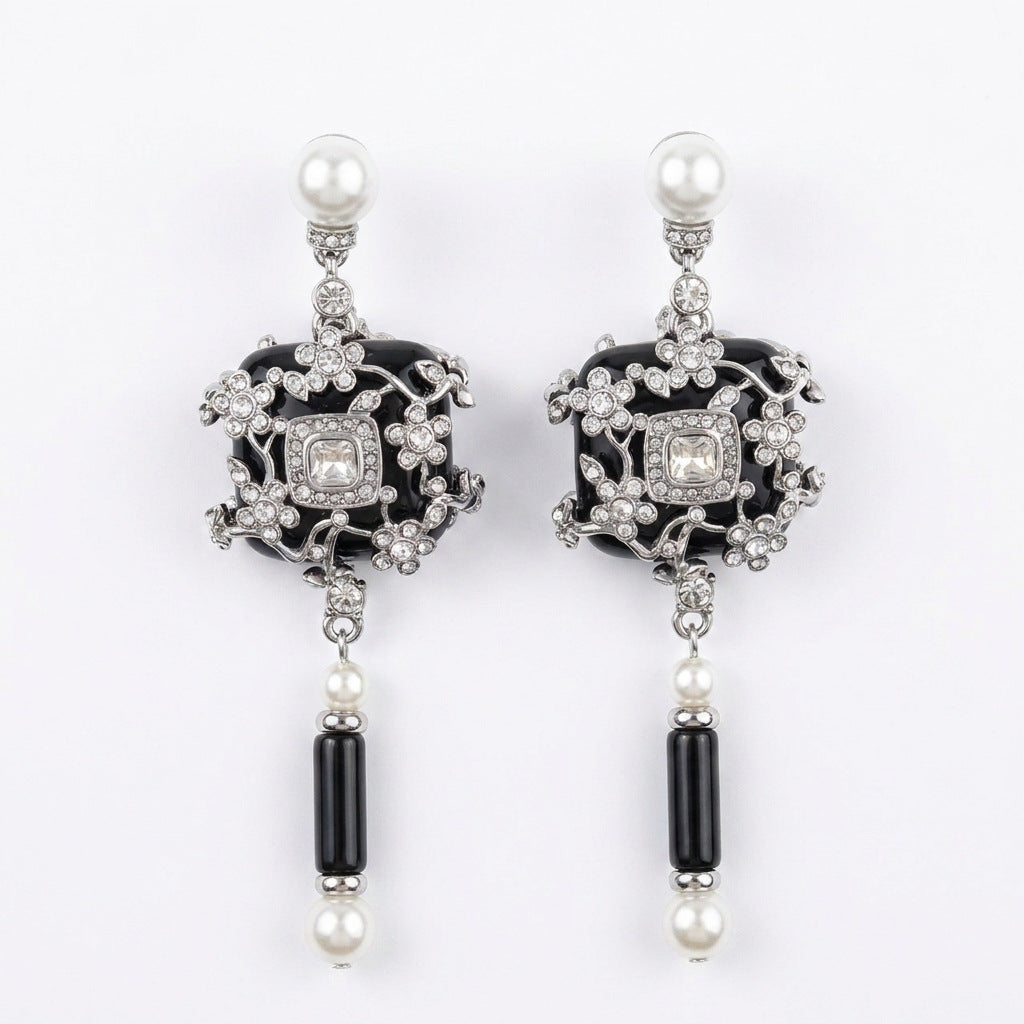 Debutante Style Black Pearl Carved Light Jewelry Set