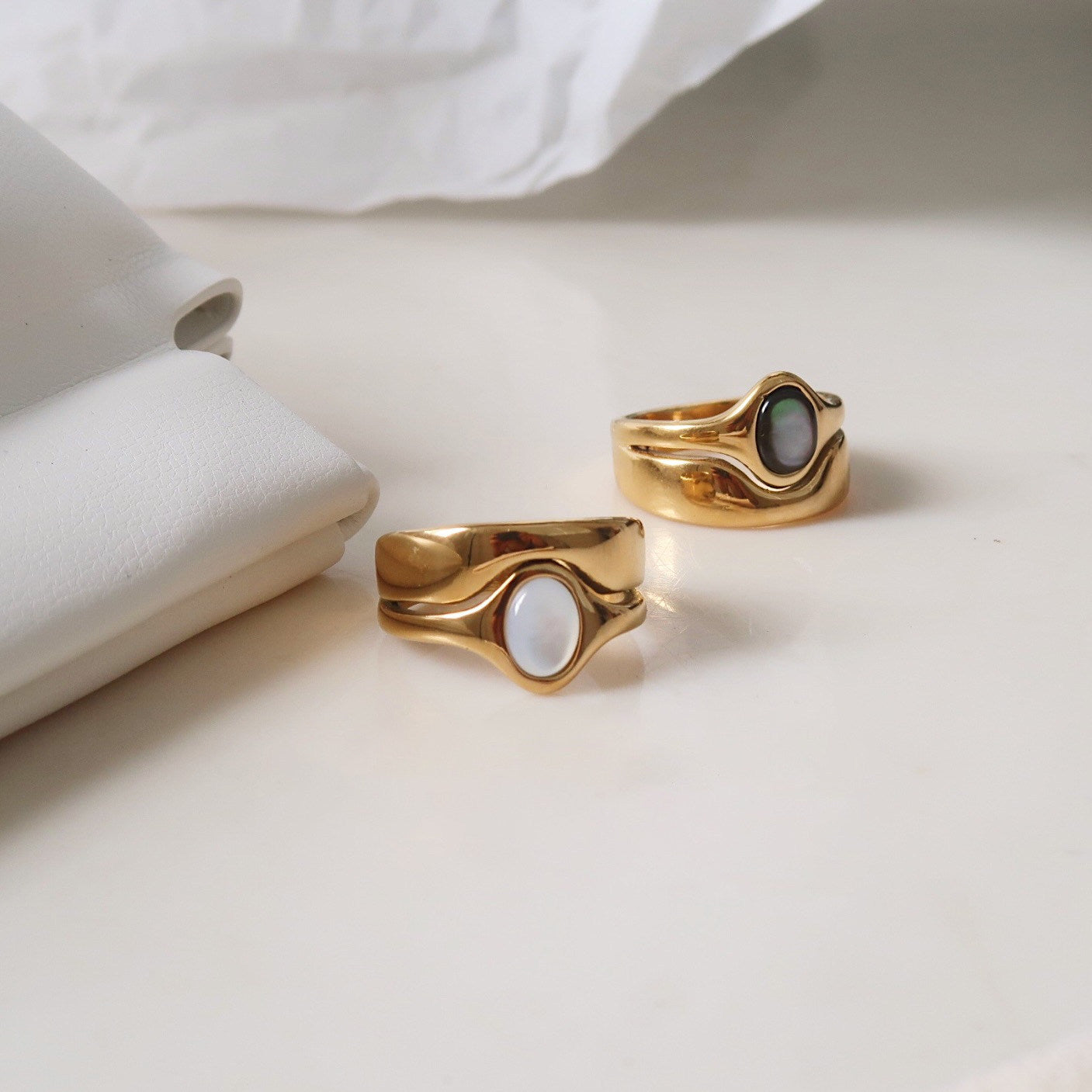 Cool Style Light Luxury White Shell Female Design High-grade Exquisite Ring