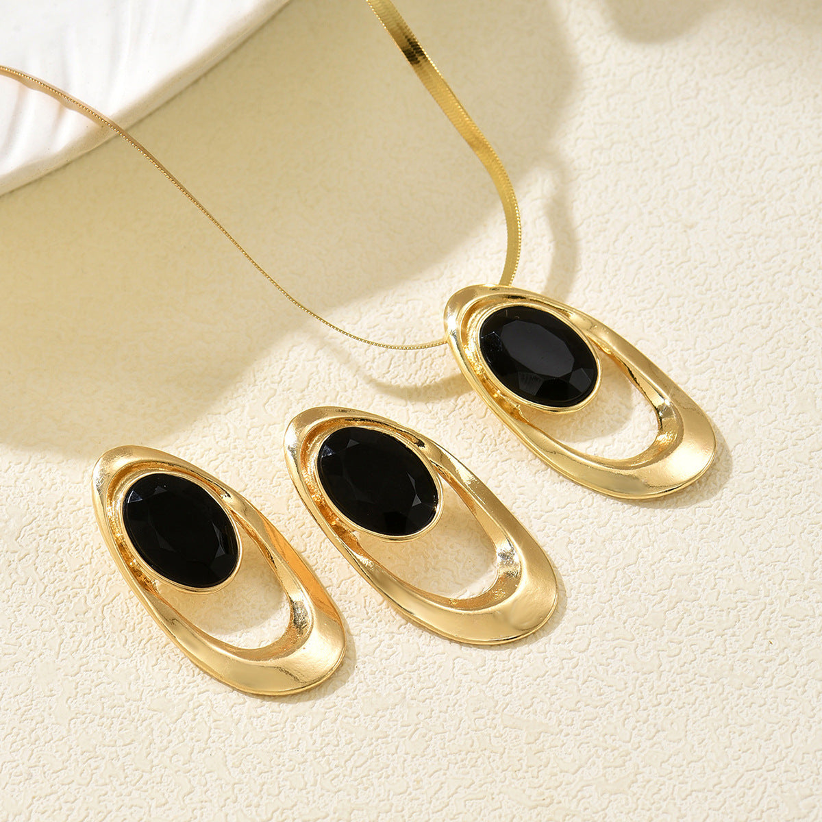 Durable Women's Niche Glossy Design Long Jewelry Set
