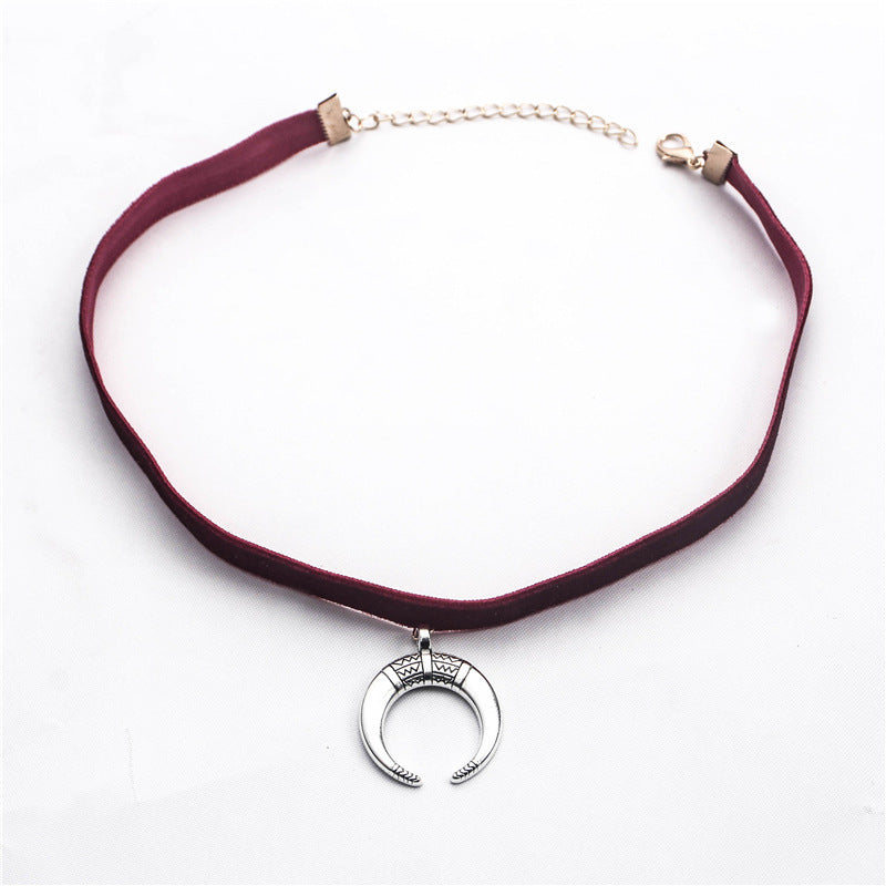 Female Dark Simple Fairy Temperamental Short Neck Collar