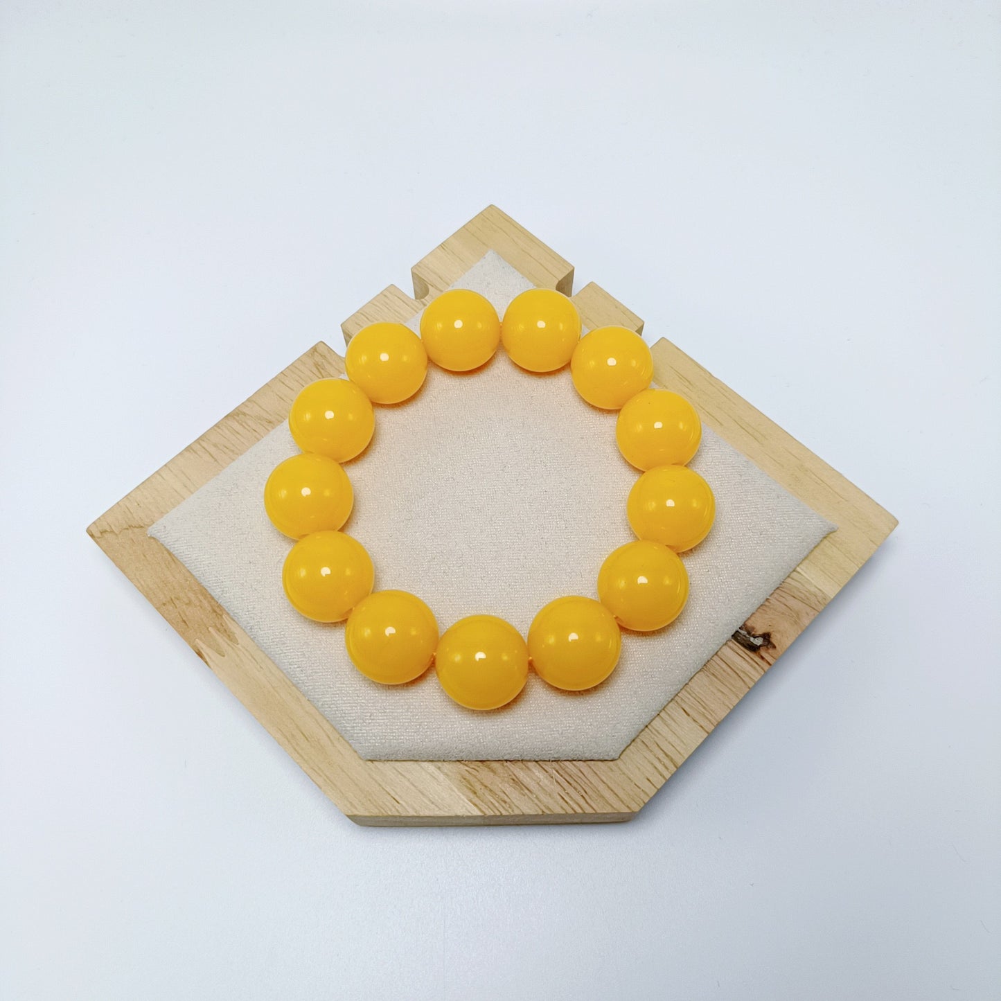 Women's & Men's Imitation Beeswax Ethnic Style Single Yellow Chicken Grease Old Buddha Rings