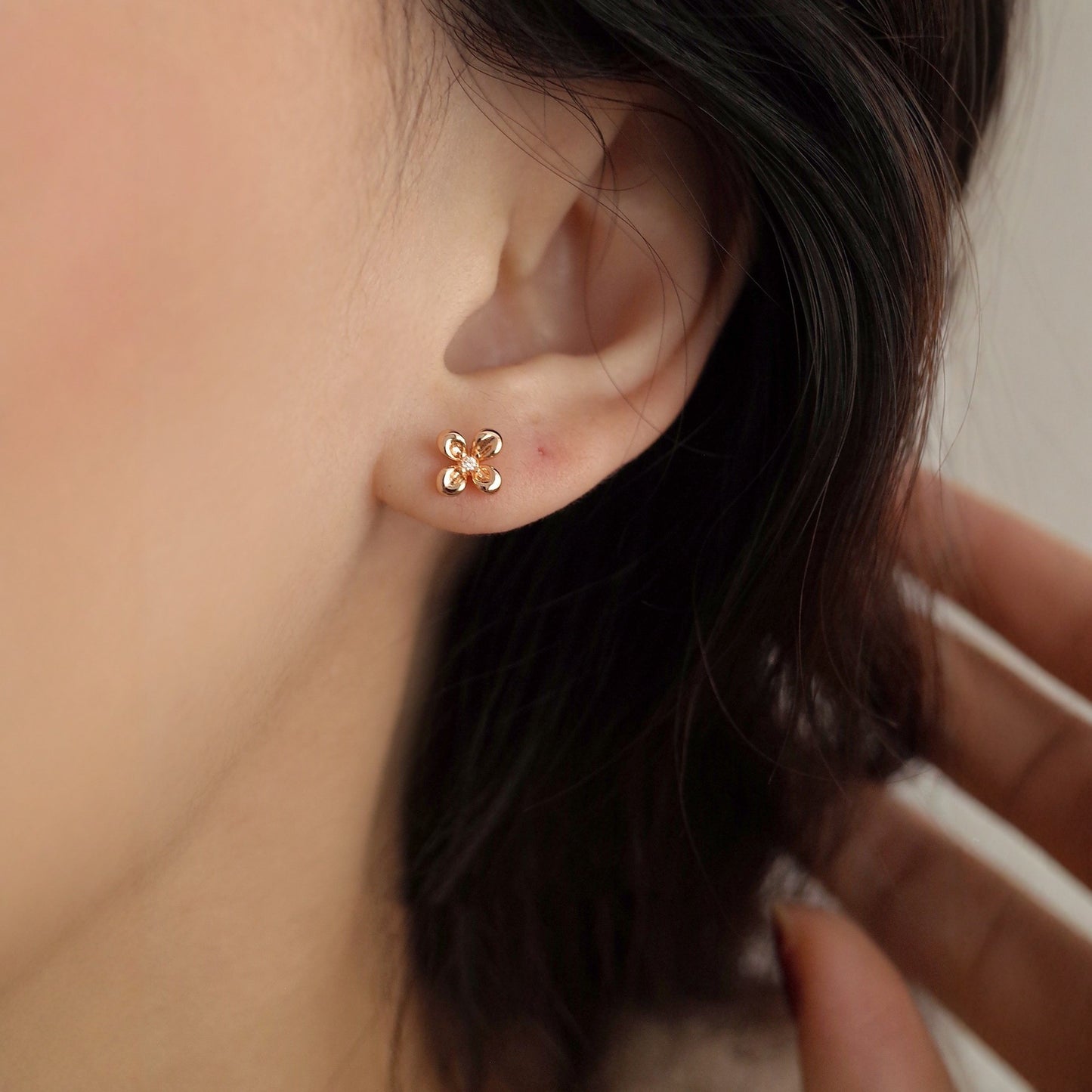 Women's Osmanthus Shiny Diamond Ear Exquisite Small Commuter Rings