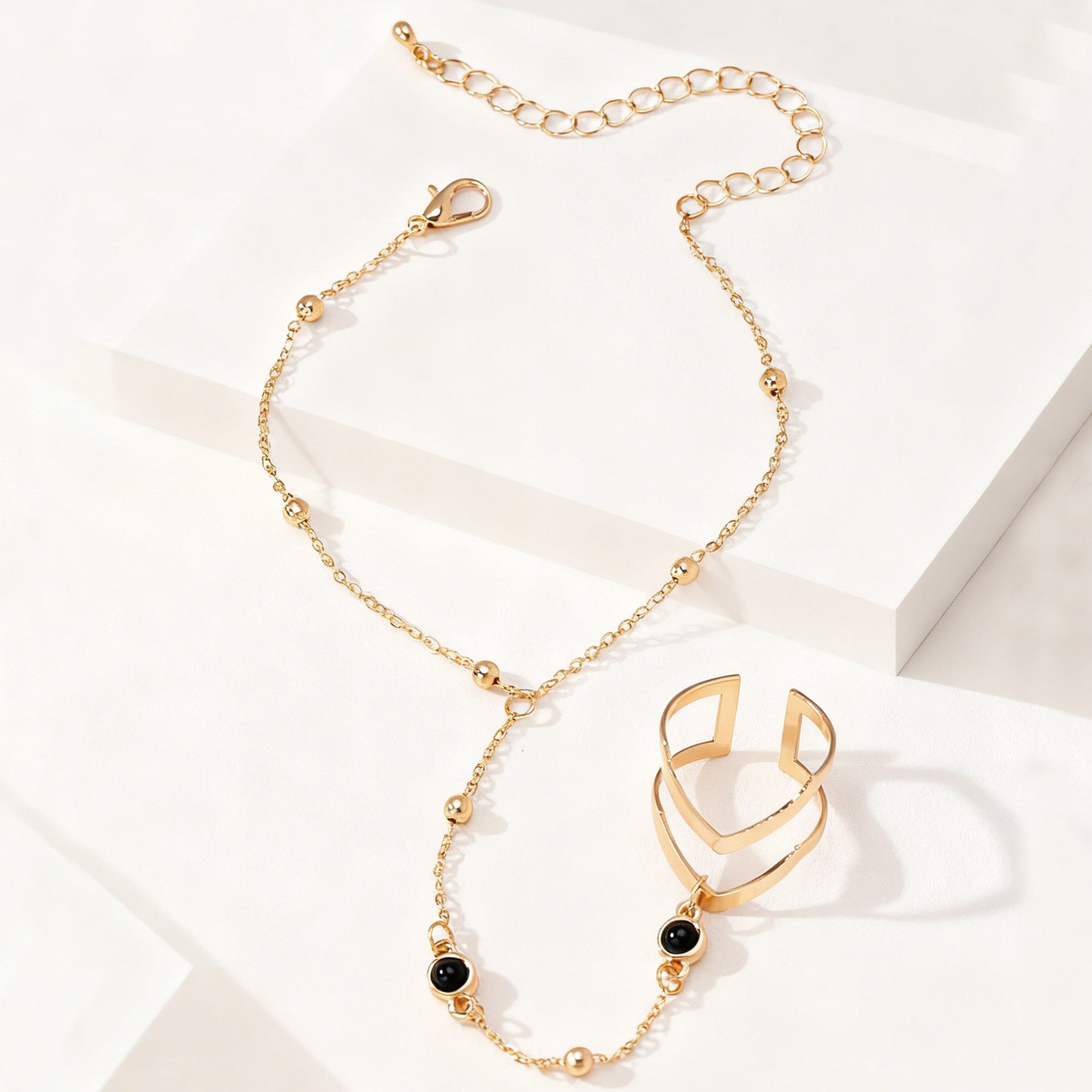 Elegant Chain Integrated Double V Golden Rings