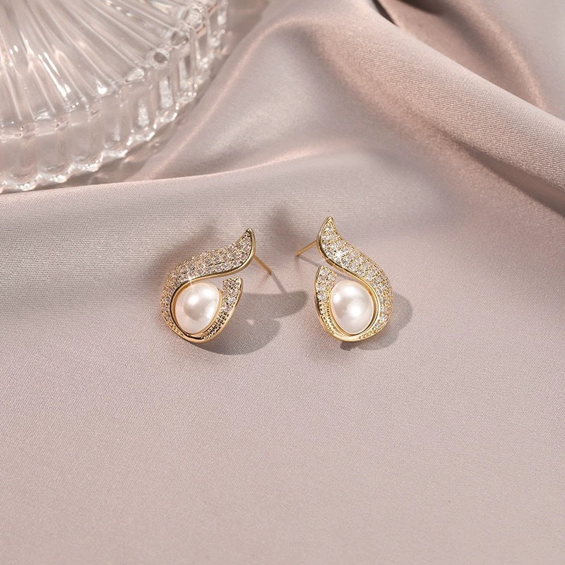 Women's Pearl Micro Inlaid Shell Pearls Water-drop Eardrops Graceful Rings