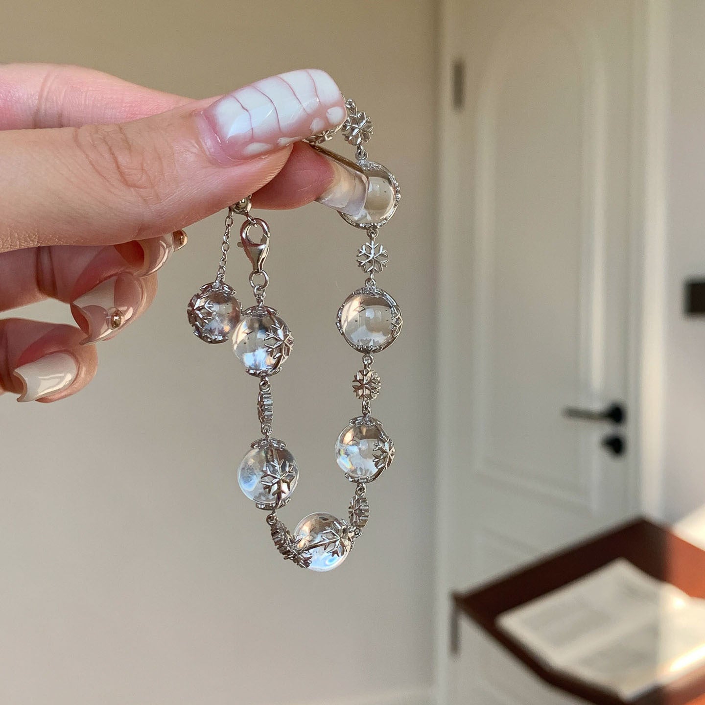 Design Cut White Elegant Princess Style Graceful Bracelet