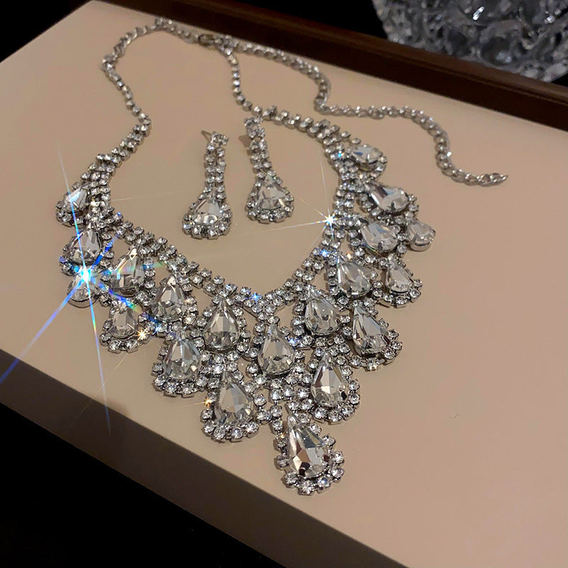 Women's Luxury Minority Clavicle Chain Palace Style Jewelry Set