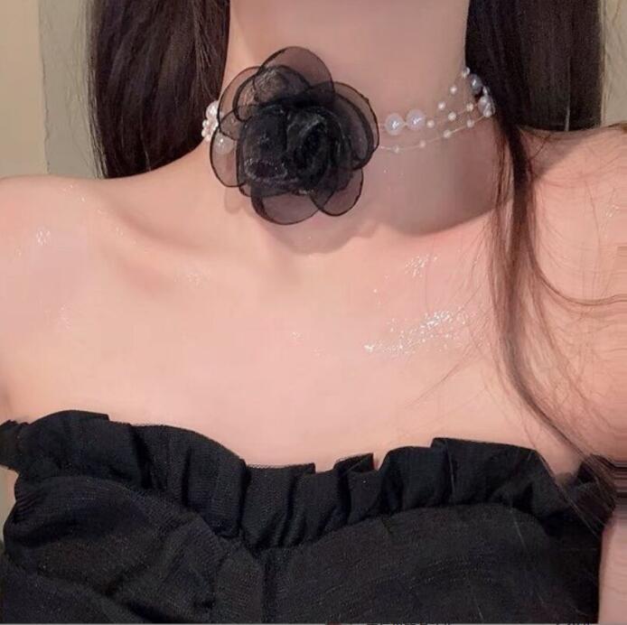 Women's Rose Pearl Neck Light Luxury Minority Design Clavicle Chain Collar