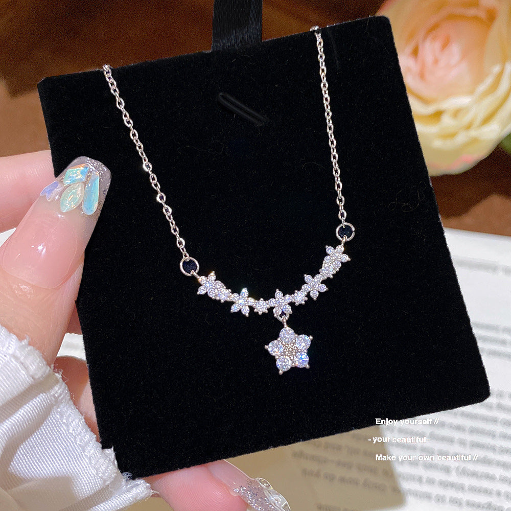 Exquisite Star For Light Design Clavicle Necklace
