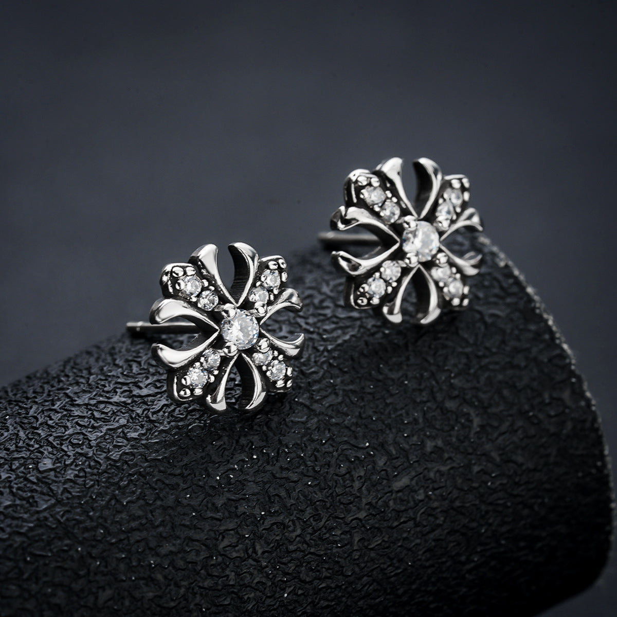 Women's & Men's Personality Design Zircon Light Luxury Sense Stud Earrings