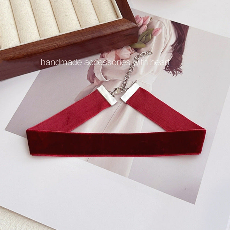 Burgundy Veet Collar Retro Simple Female Clavicle Chain Necklace