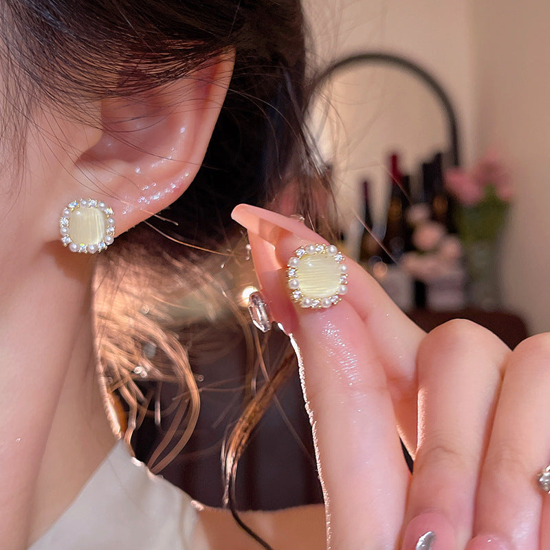 Women's Gentle Small Sugar Cube Opal Pearl Light Luxury High-grade Beautiful Stud Earrings