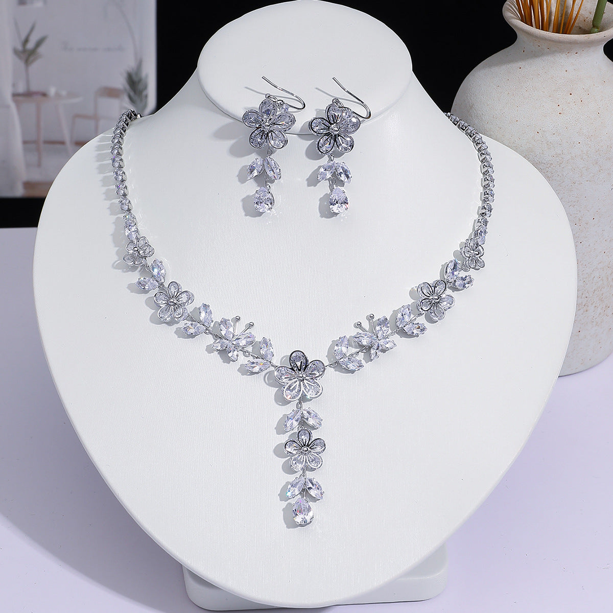 Full Diamond Drop-shaped Temperament The Dinner Party Jewelry Set