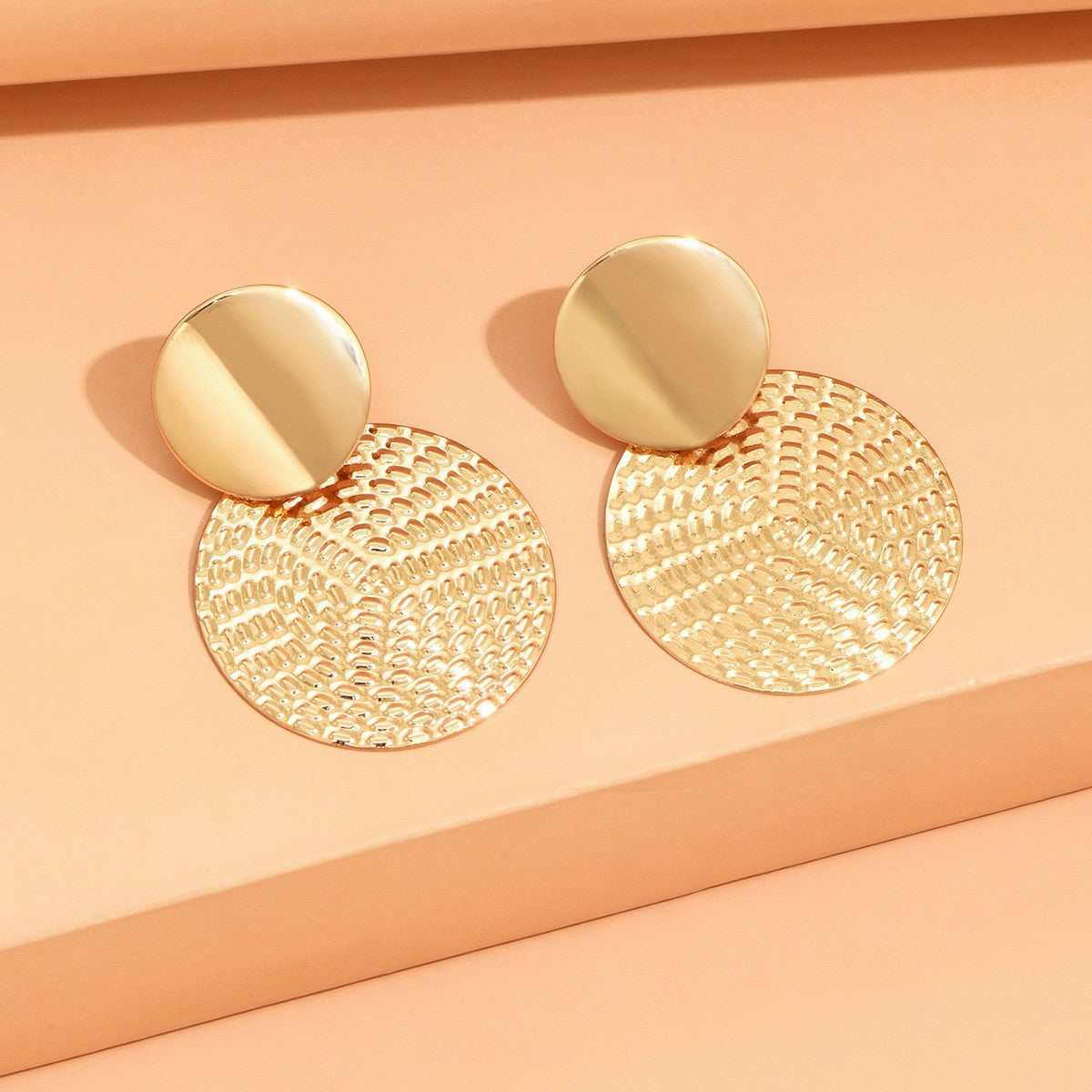 Women's Personality Metal Geometry Retro Aloofness Style Earrings