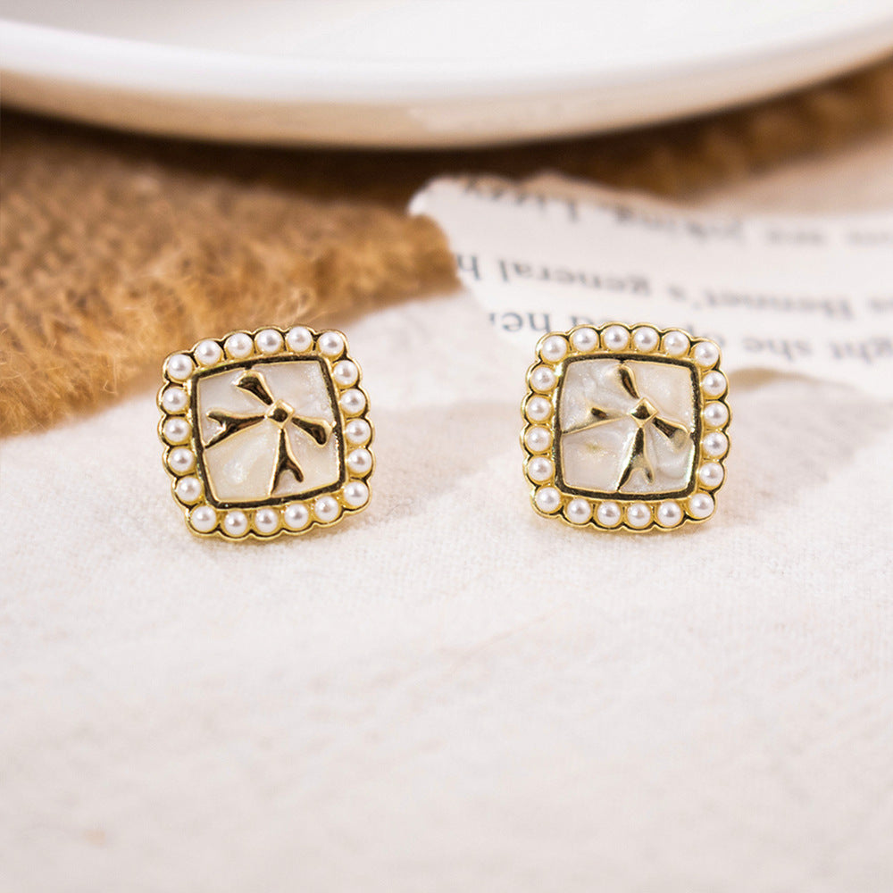 Inlaid Zircon Flower Elegant High-grade Pearl Earrings