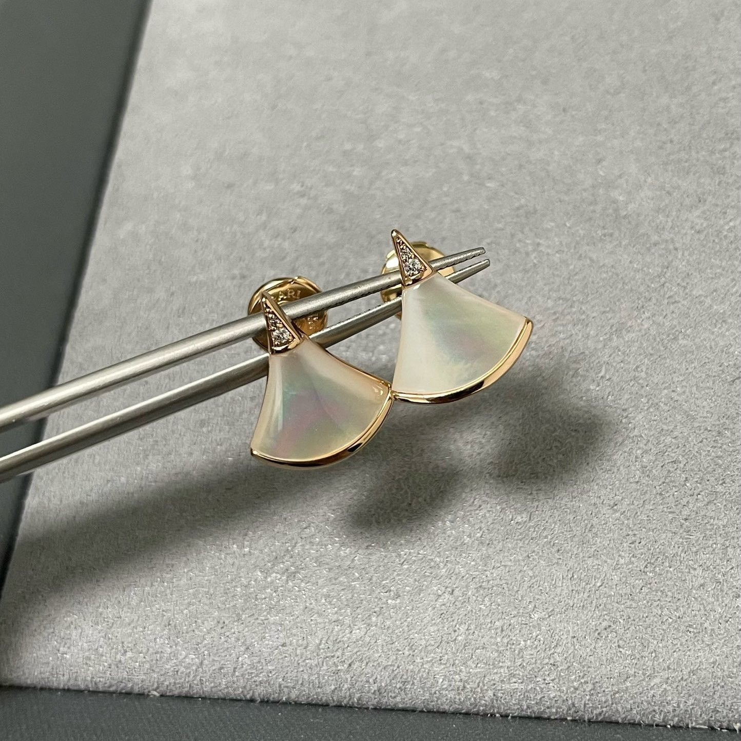 Skirt Female Rose Gold Fan Shaped Natural White Shell Red Rings