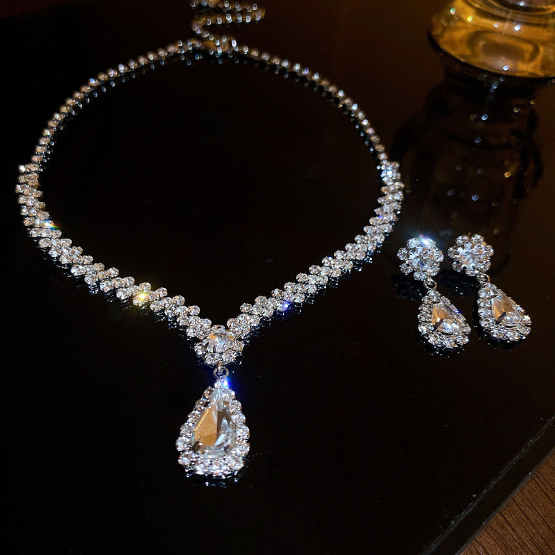 Diamond Geometric Suite Light Luxury Clavicle Jewelry Set