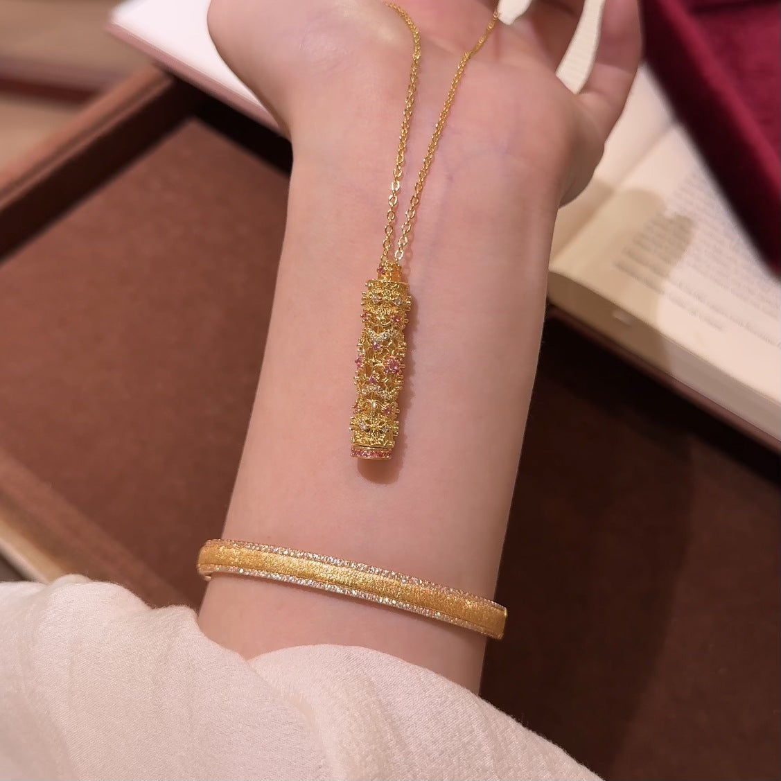 Style Pink Treasure Diamond Studded Hollow Magic Wand Truncheon Luxury Necklace