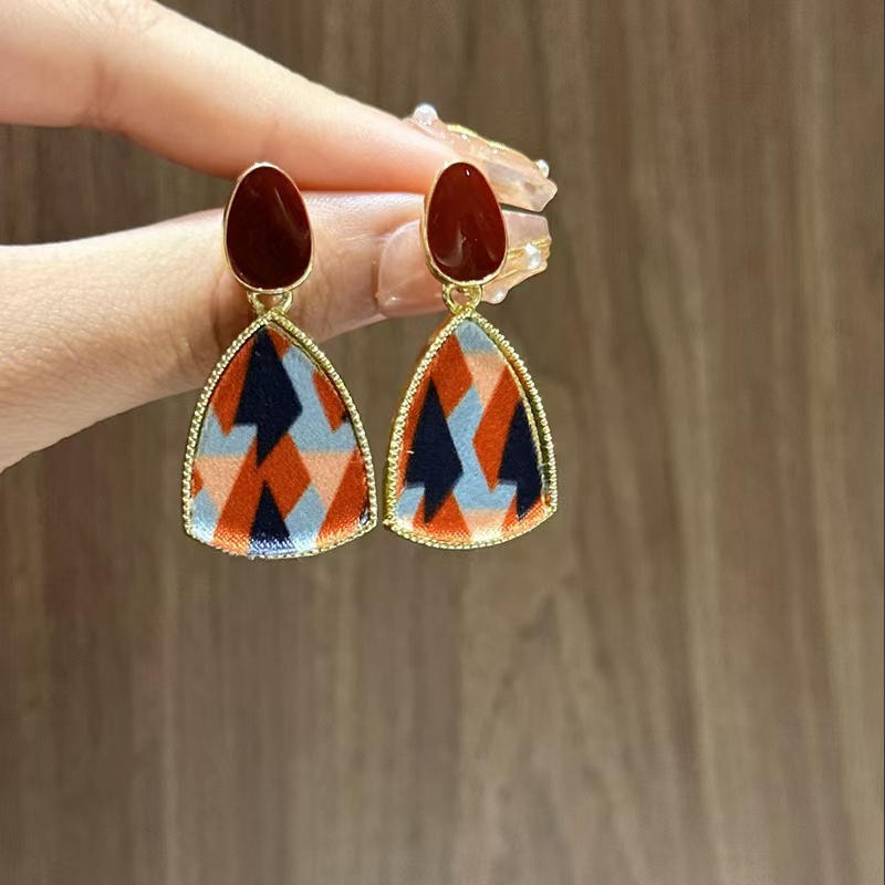 Women's Wine Red Retro Style Ear Clip Without Pierced Elegant Earrings