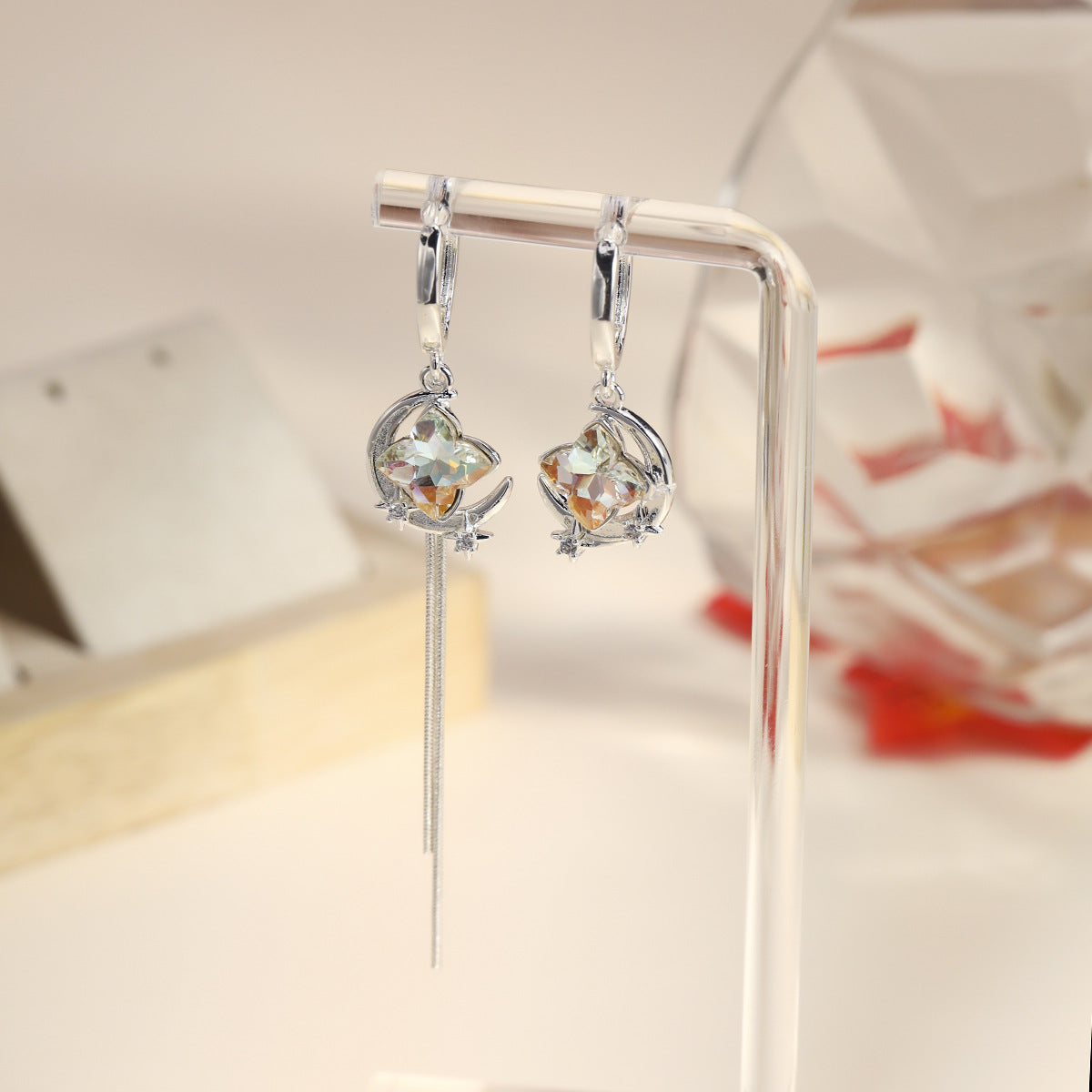 Hug Asterism Ear Clip Asymmetric Design Cutout Heart Zircon Earrings