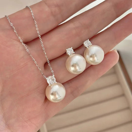 Diana Pearl Suit Highlight Niche Design Necklaces