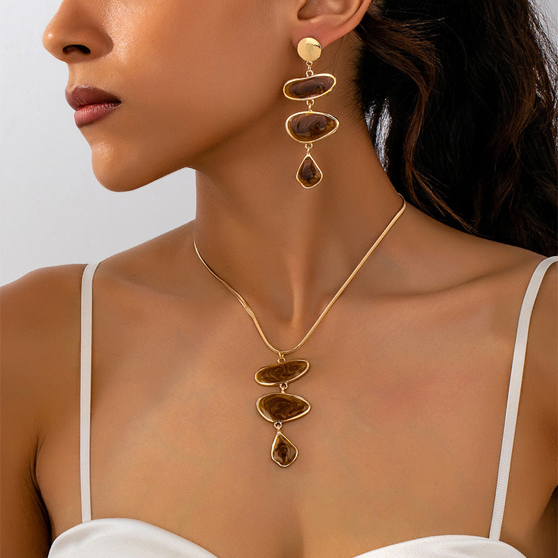 Women's Fashion Elegant Geometric Enamel Glaze Suit Suitable For The Dinner Jewelry Set