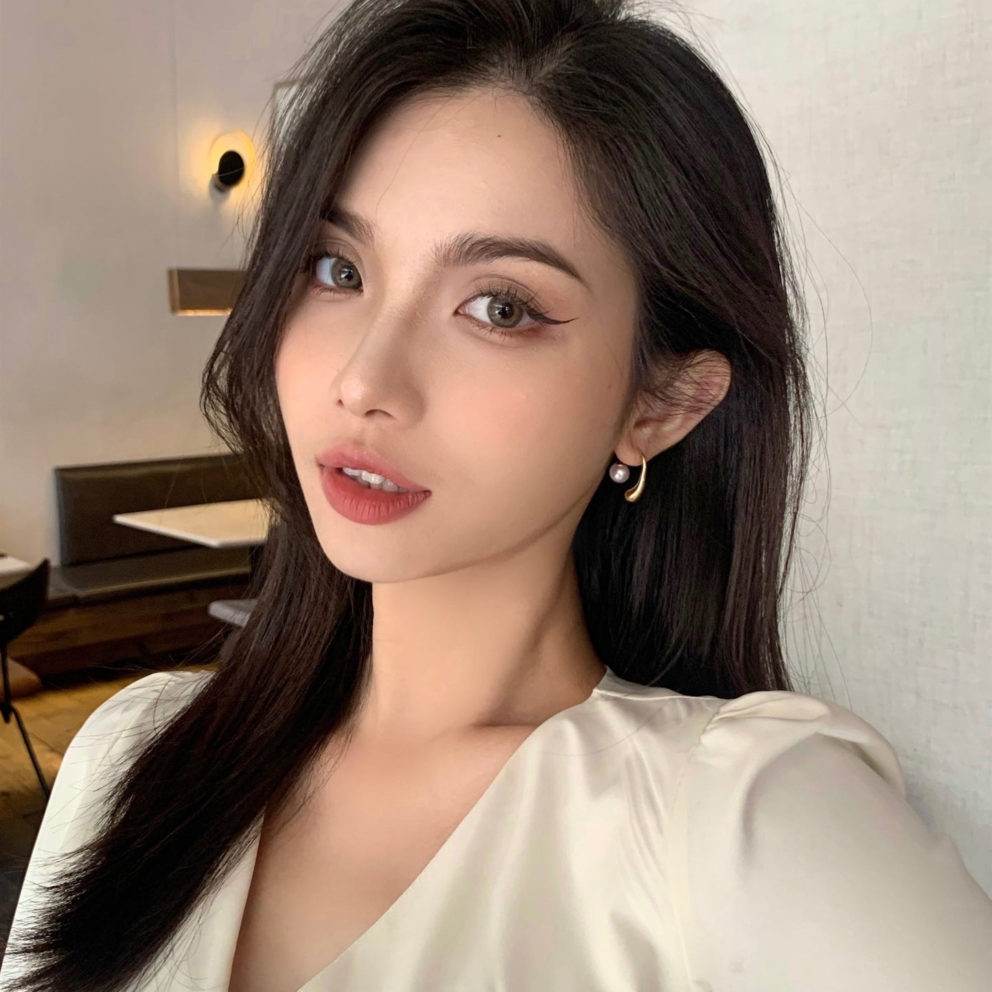Golden Water Drop Artificial Pearl Female Temperamental Cold Style High-grade Earrings