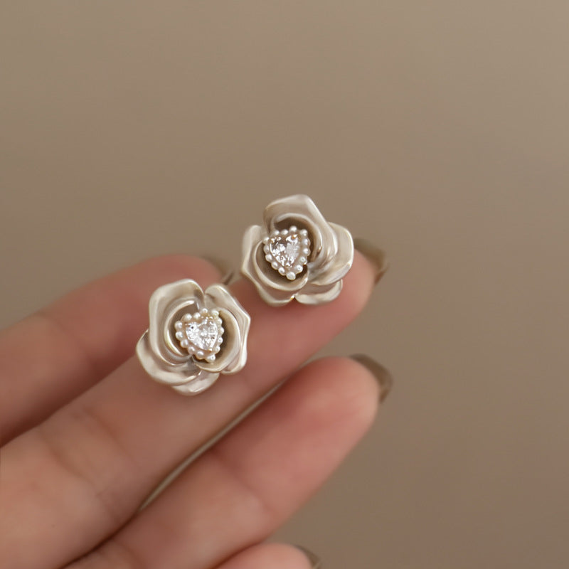 Women's Pearl Light Luxury High-grade Special Interest Fashion Stud Earrings