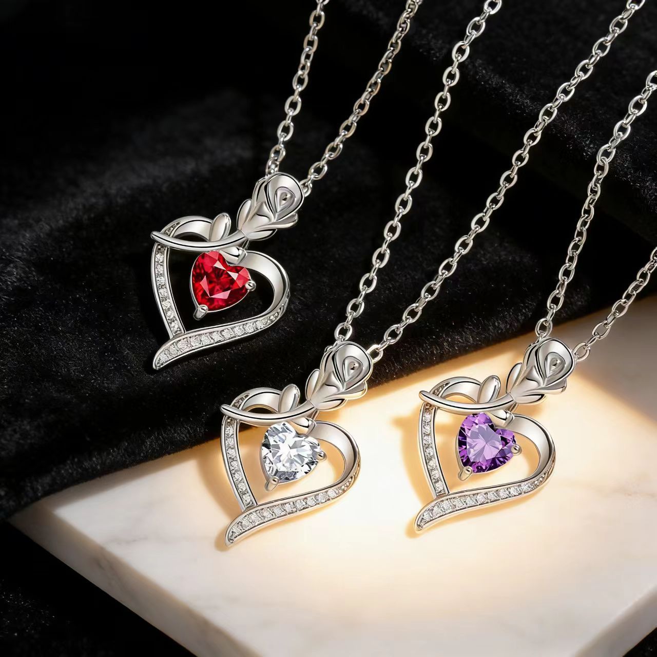 Love Rose Niche High-grade Clavicle Chain Simple Fashion Elegant Necklace