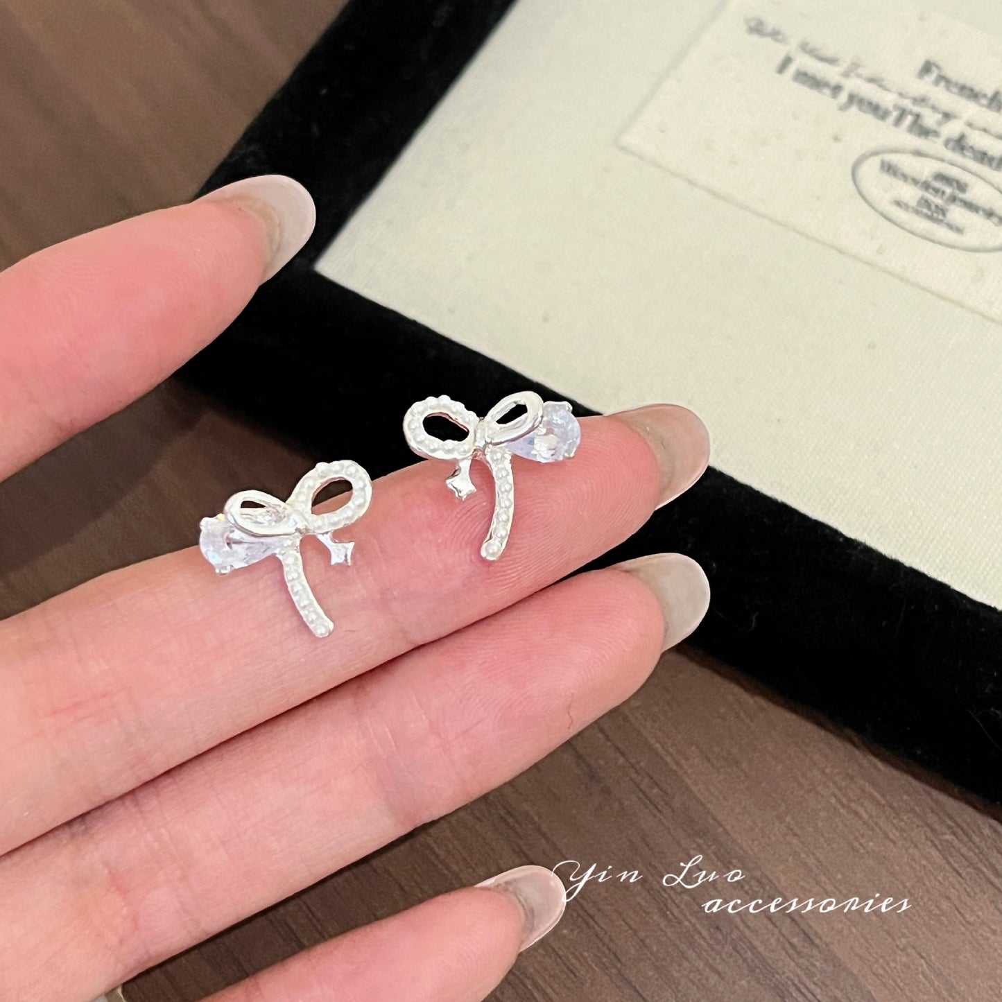 Hollow Pearl Bow Female Sweet Korean Gentle Stud Earrings