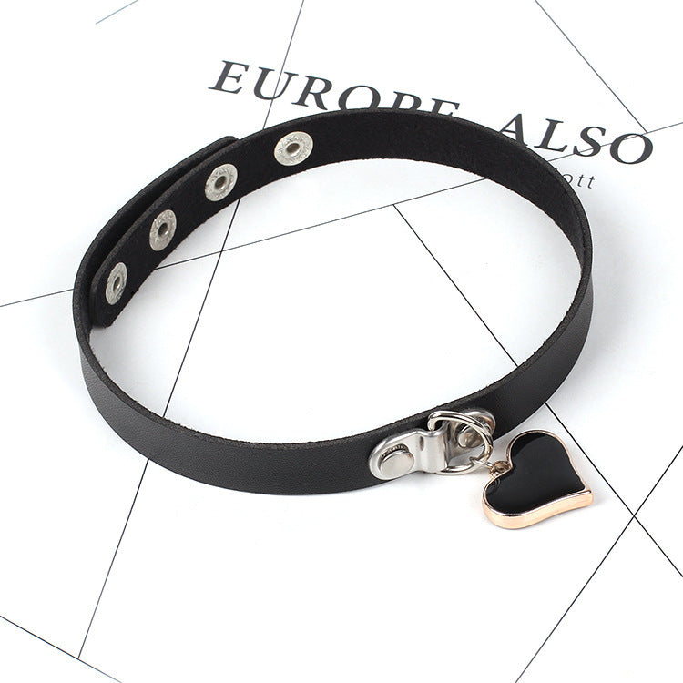 Women's Leather Dark Gothic Heart-shaped Binding Chain Collar