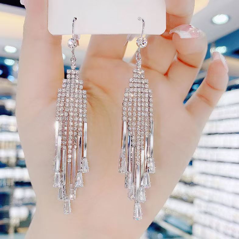 Fringe Trendy Elegant High-grade Full Diamond Light Earrings