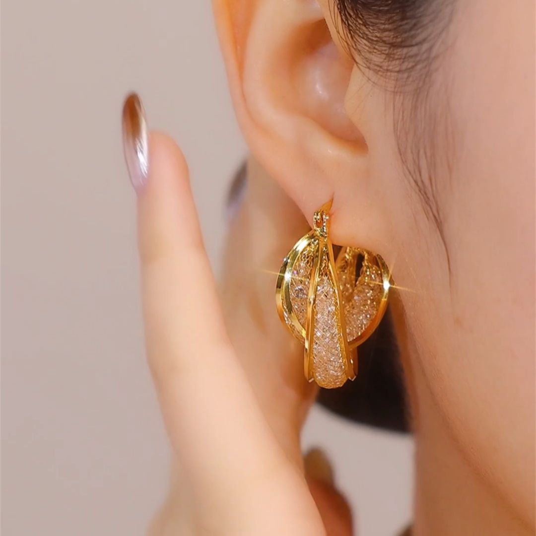 Women's Winding Gold Wire Mesh Grandeur Design Earrings